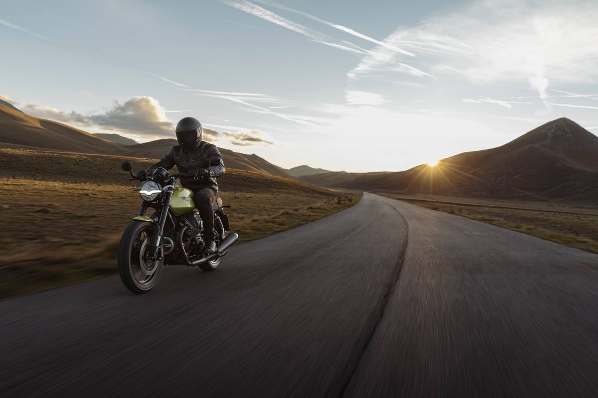 Moto Guzzi V7 2025