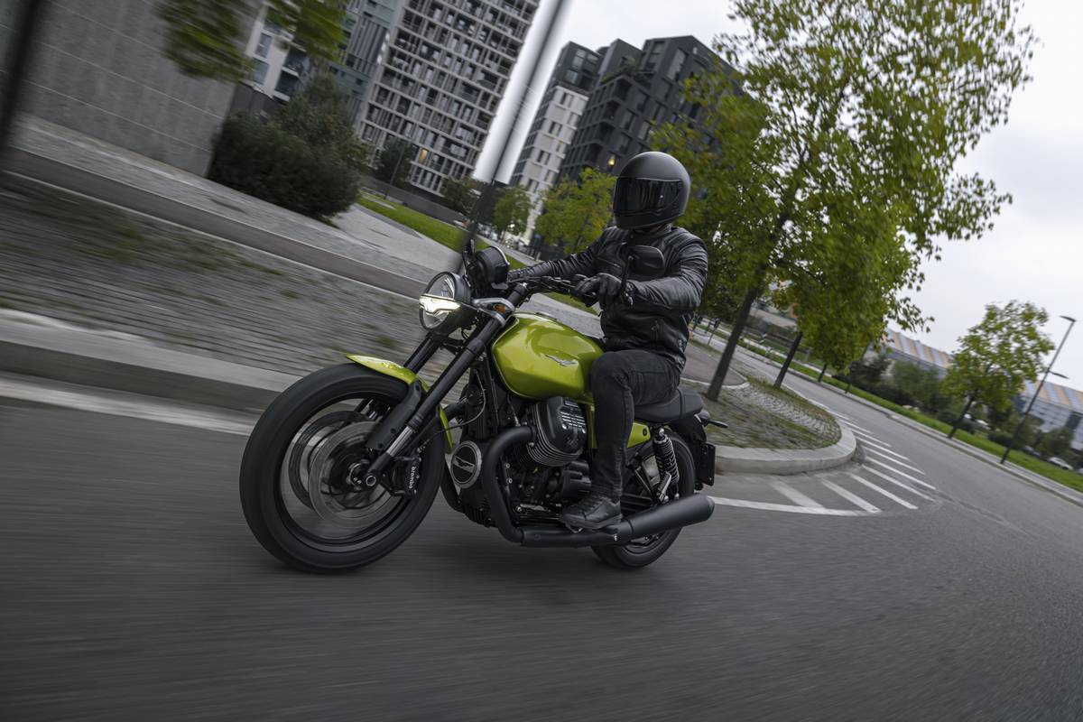 Moto Guzzi V7 2025