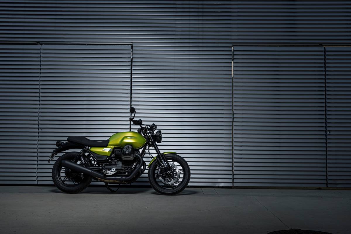 Moto Guzzi V7 2025