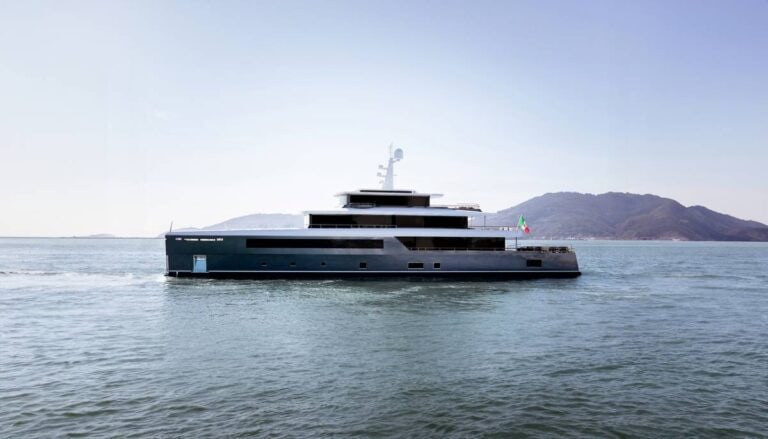 Perini Navi Amante 58