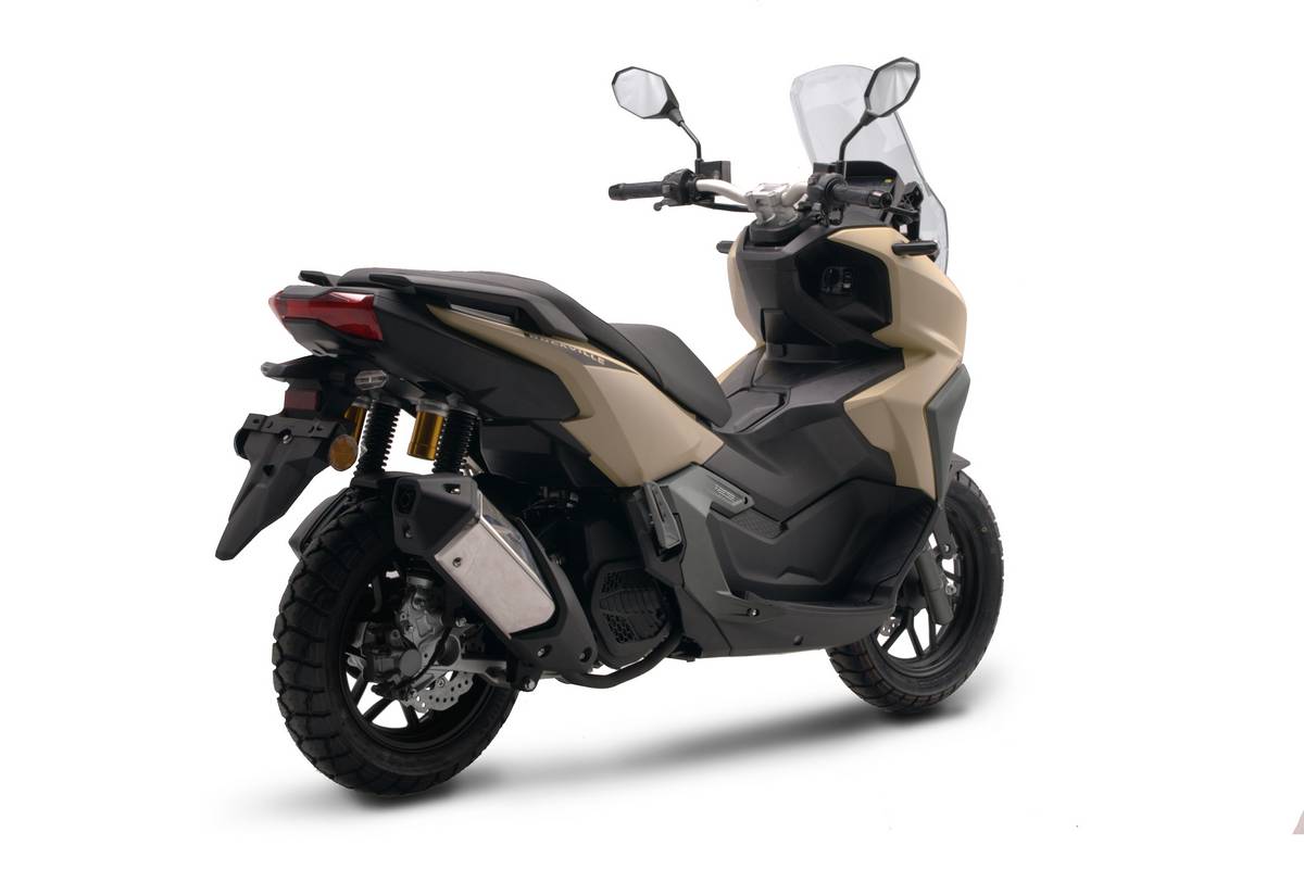 UM Motorcycles Rockville 125 e 300 2025