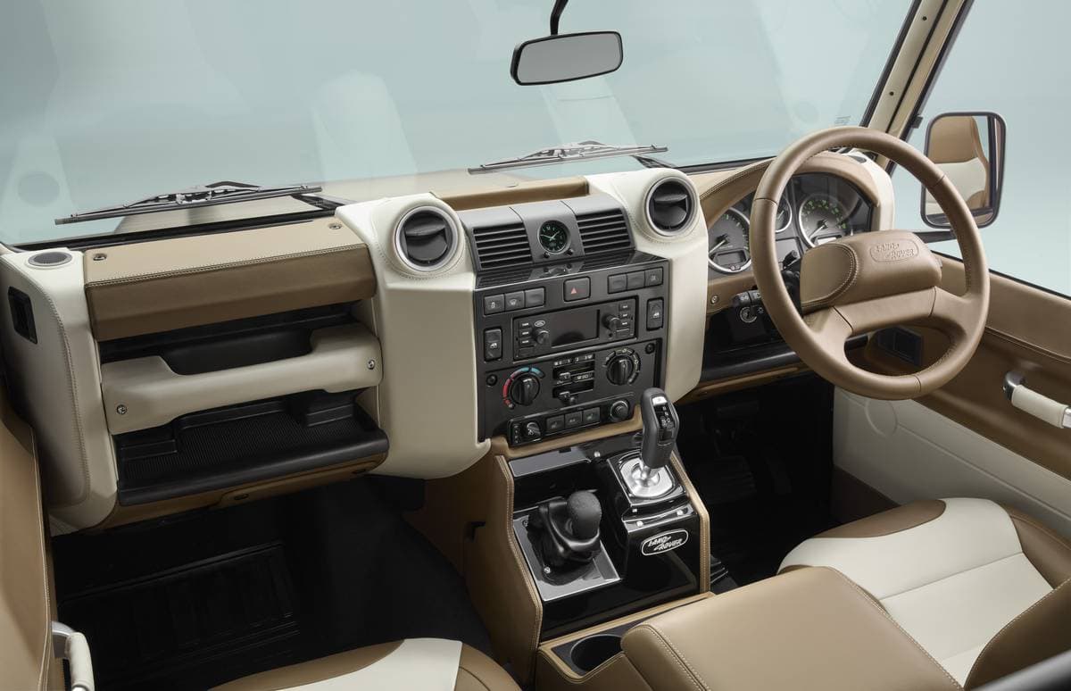 Land Rover Classic Defender V8 Soft Top