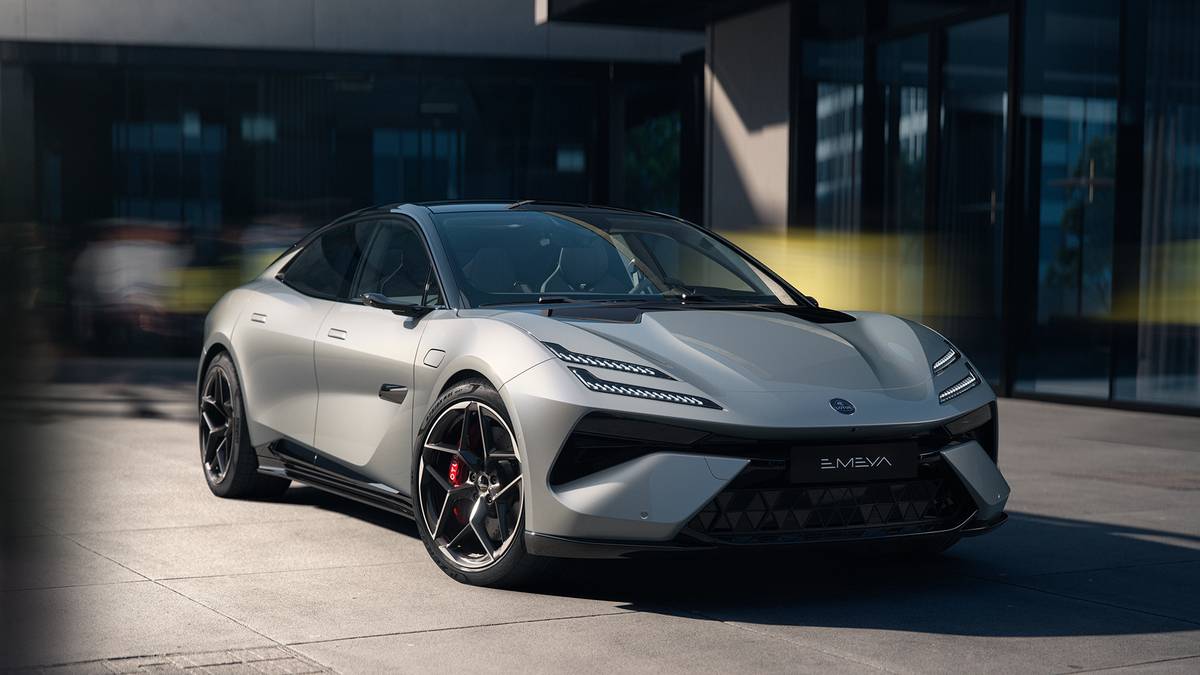 Lotus Eletre ed Emeya 2026