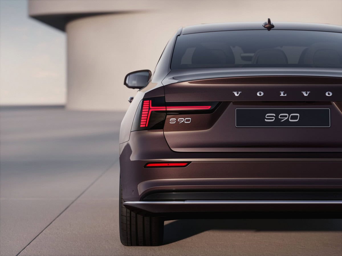 Nuova Volvo S90