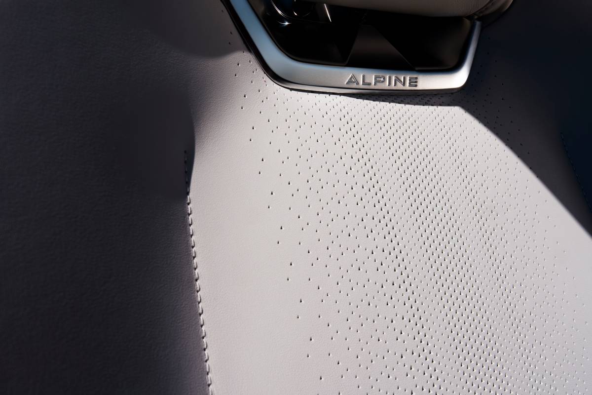 Alpine A390