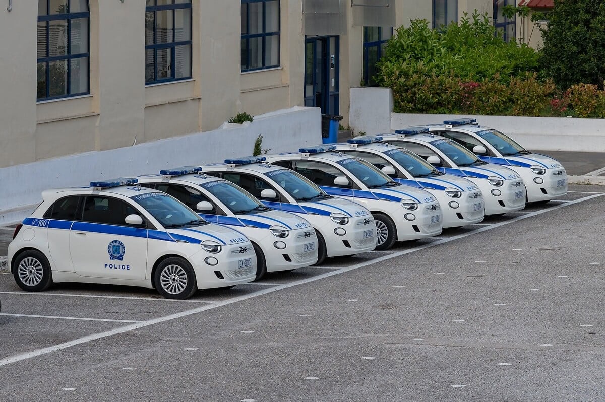Fiat 500e elettrica polizia grecia
