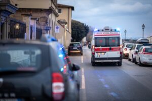 ambulanza croce rossa incidente