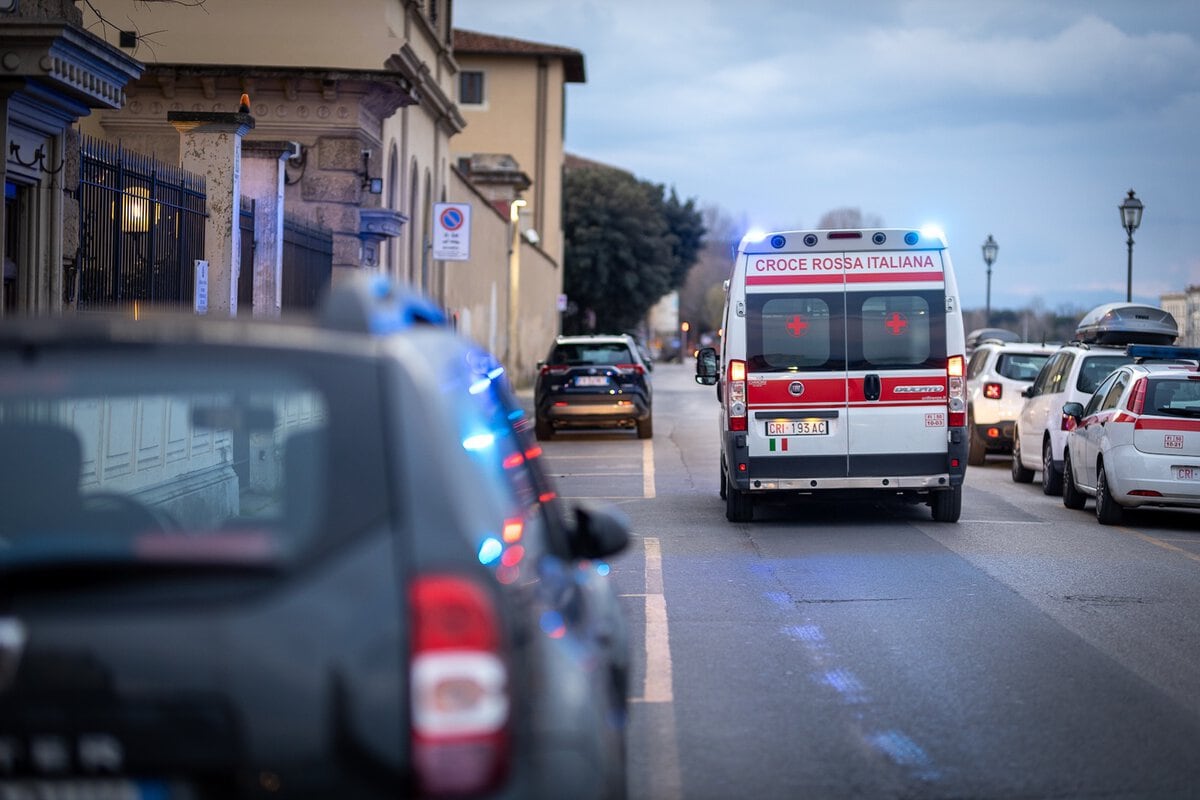 ambulanza croce rossa incidente