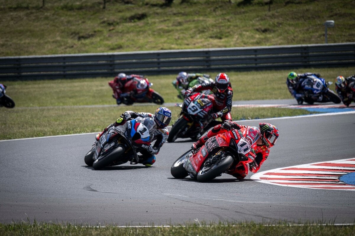 bulega ducati sbk 2025