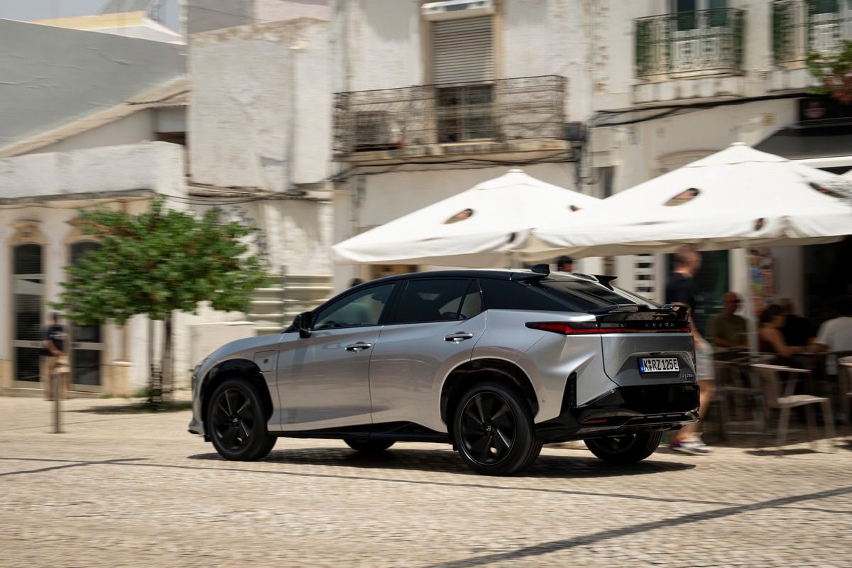 Nuova Lexus RZ