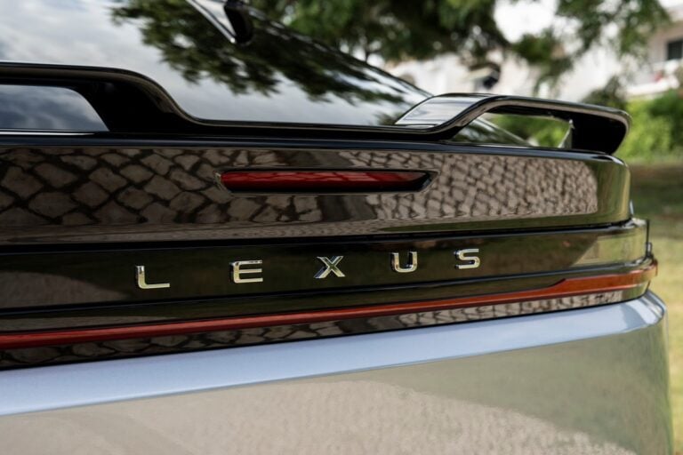 Nuova Lexus RZ