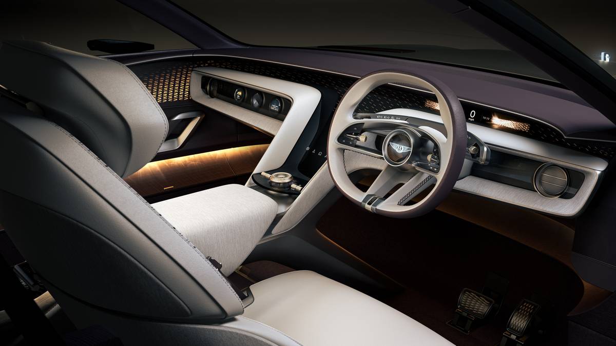 Gli interni lussuosi della nuova Bentley EXP 15