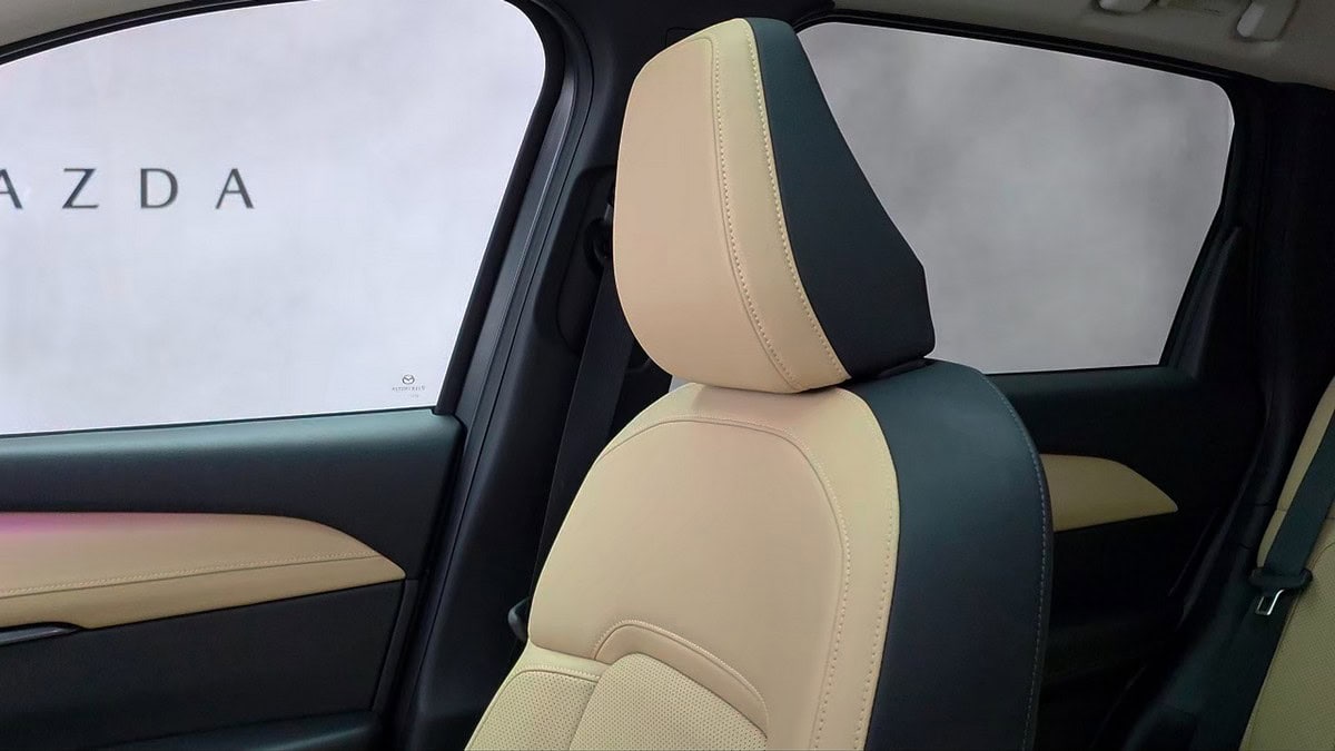 Dettaglio dei nuovi rivestimenti dei sedili della nuova Mazda CX-5
