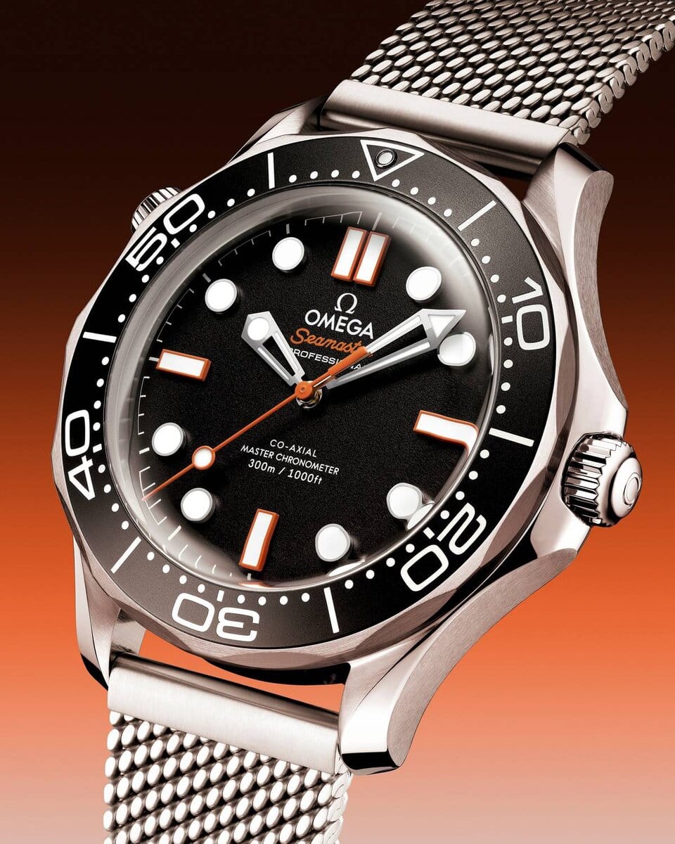 Tutti i modelli sono animati dal calibro Omega Co-Axial Master Chronometer 8806
