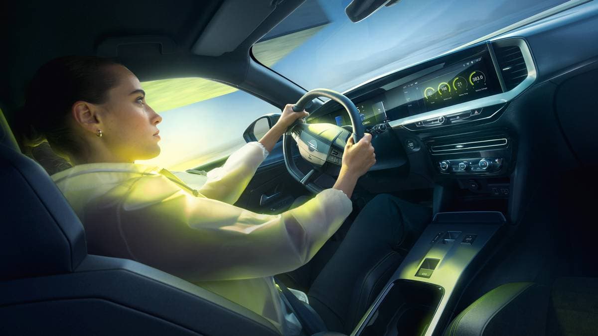 Gli interni della nuova Opel Mokka GSE