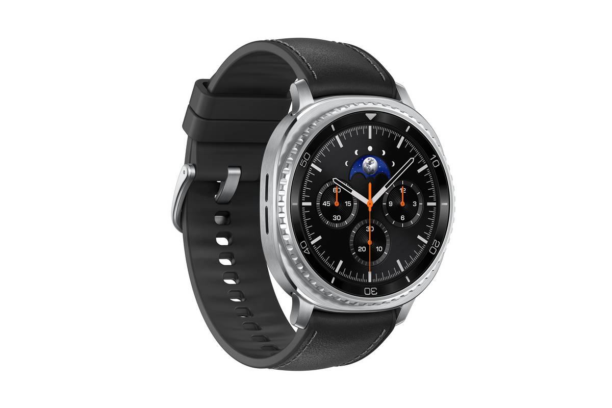 Il modello Classic è disponibile nella versione da 46mm nei colori Black e White