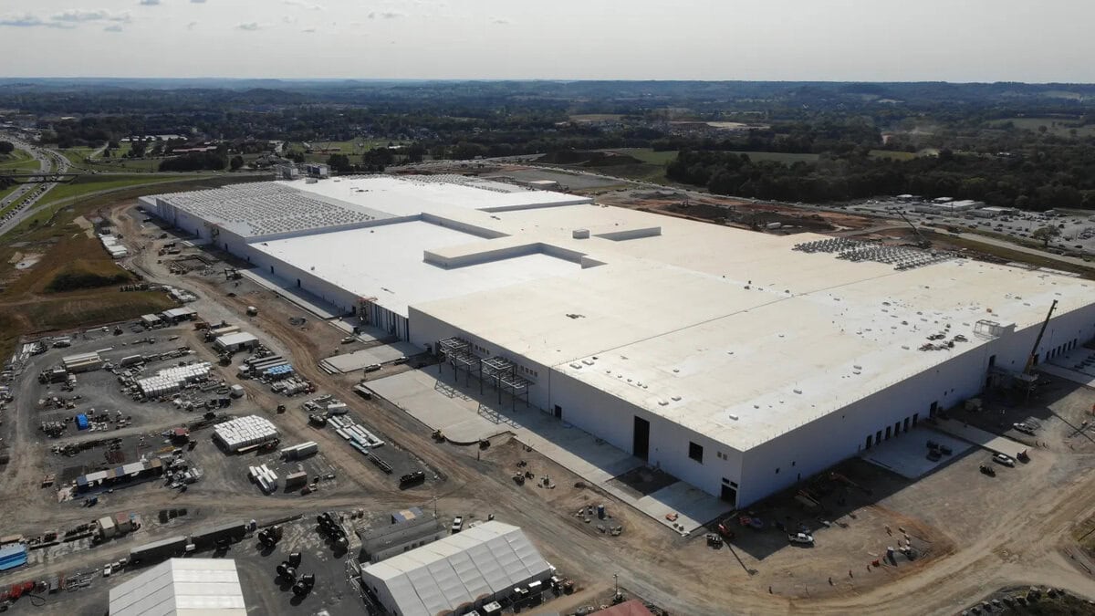 Vista aerea dell’impianto GM-LG per batterie LFP a Spring Hill, Tennessee