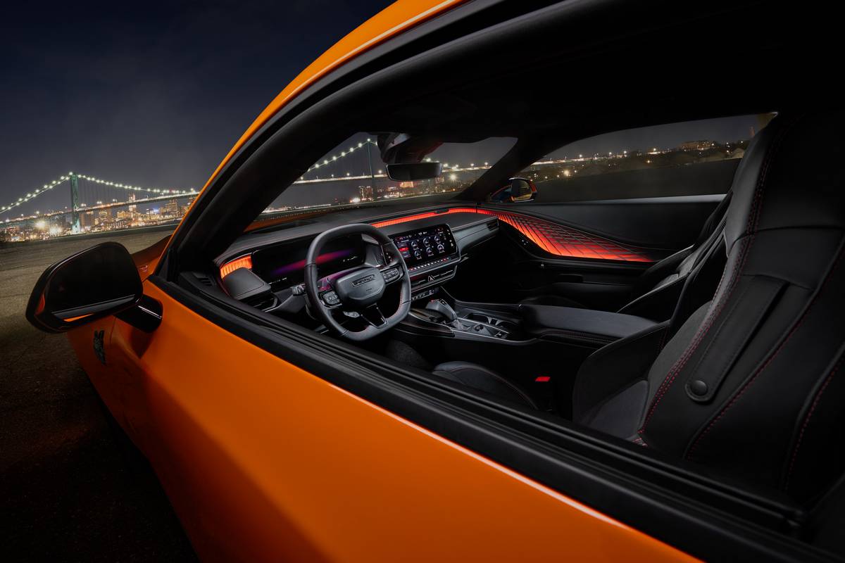 Gli interni della Dodge Charger Scat Pack 2026