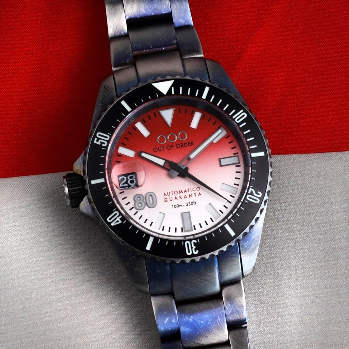 L'orologio in limited edition Out of Order Merah Putih