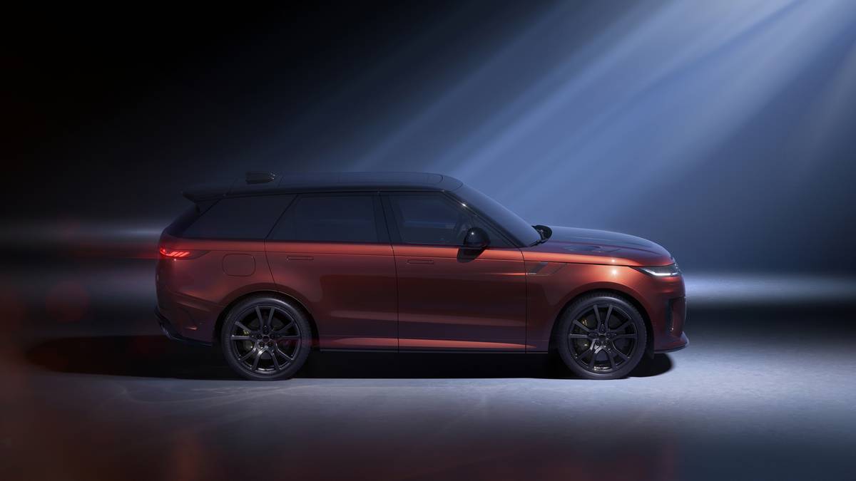 Le prestazioni e il motore della Range Rover Sport SV Carbon