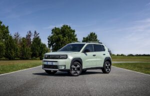 Fiat Grande Panda con design innovativo, sostenibilità, veicolo ecologico, auto a zero emissioni, tecnologia avanzata, configurazione futuristica, categoria SUV compacte, Quotidiano Motori