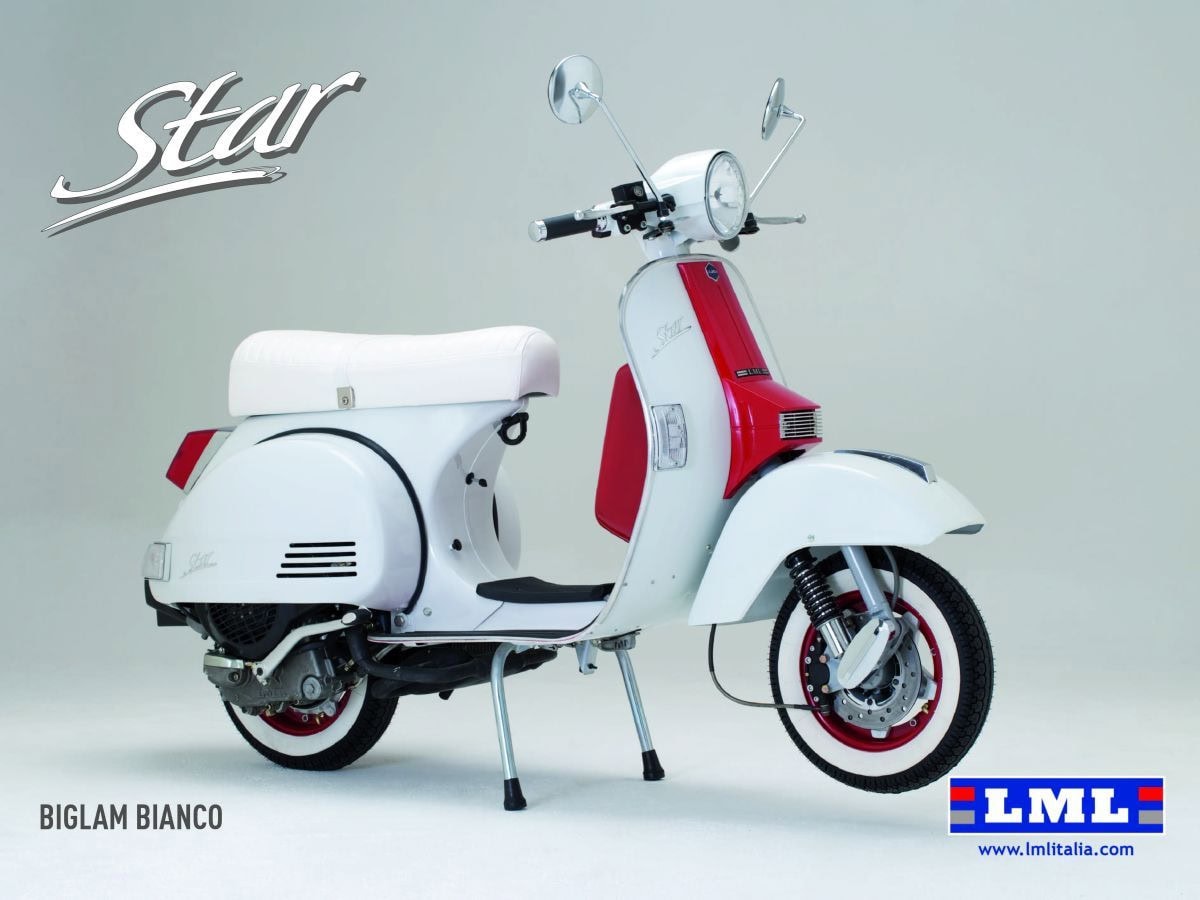 Vintage scooter LML Star Stella, stile retrò e design italiano, ideale per città e tradizione motociclistica, con dettagli bianchi e rossi, perfetta per appassionati di motori classic.