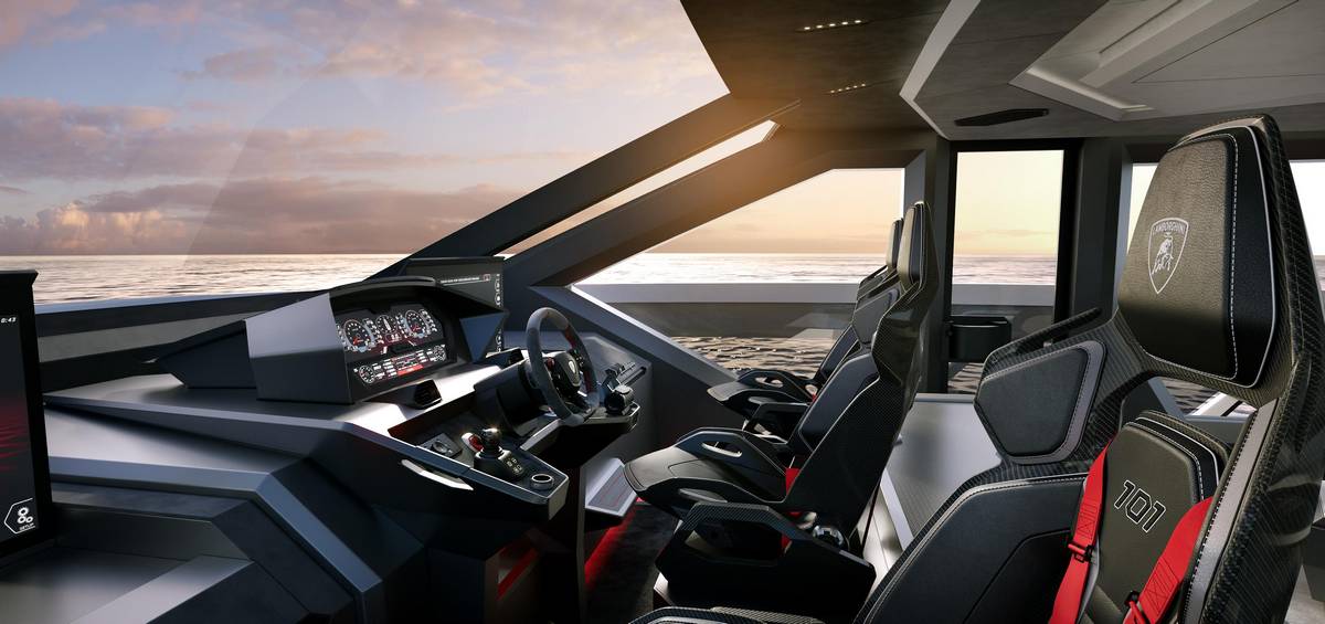 La plancia del Tecnomar Lamborghini 101FT