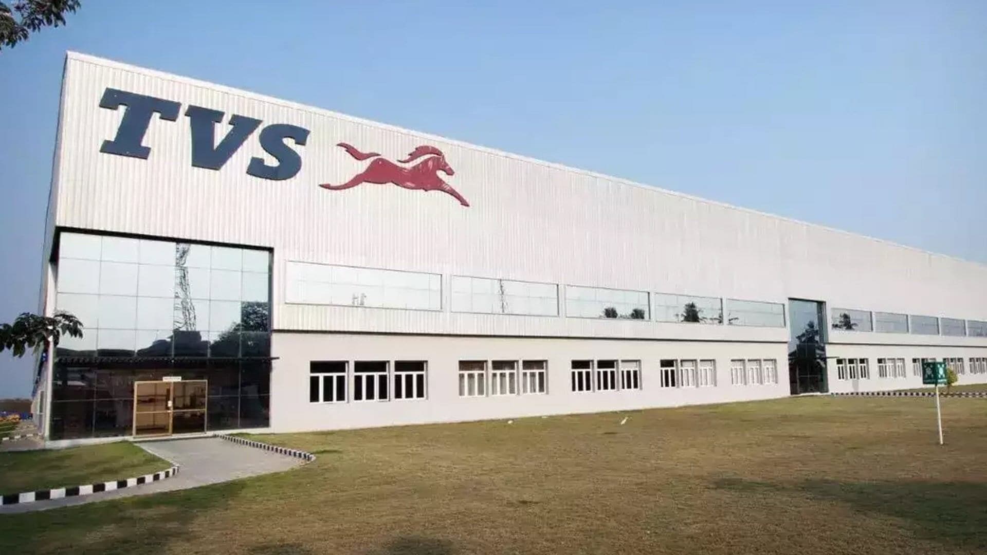 TVS Motor Company sul grande edificio industrial, panorama della sede principale.