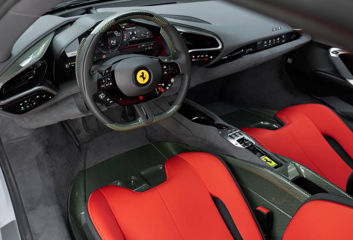 Ferrari SC40 interni