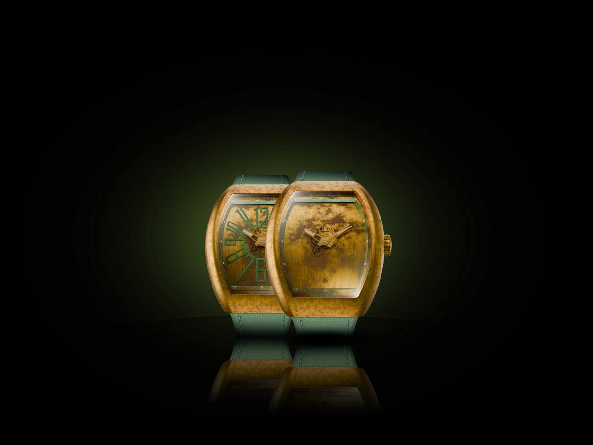 Orologi di lusso in stile vintage con quadranti in oro e cinturino verde, design elegante e sofisticato, messa a fuoco su dettagli e materiali preziosi.