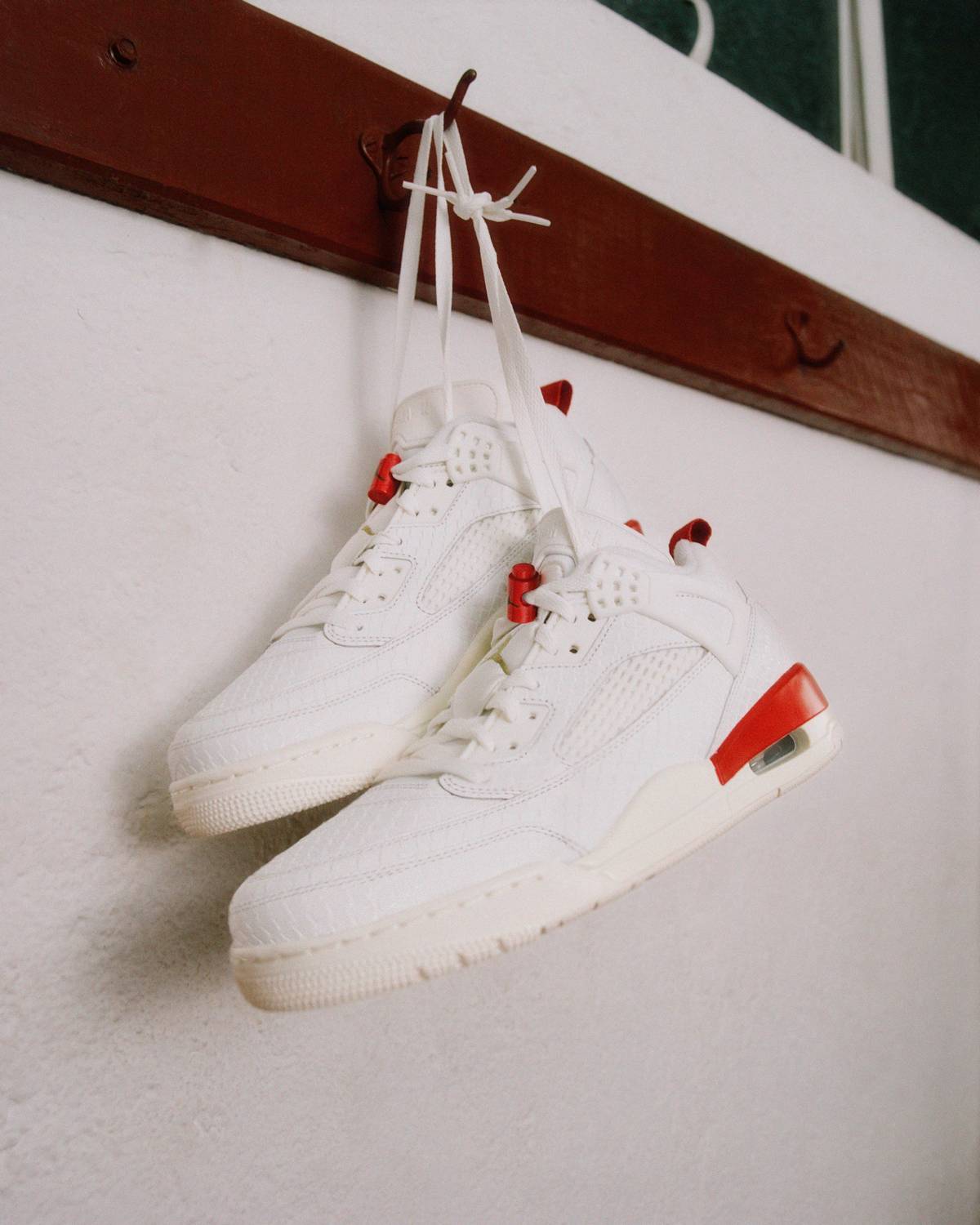 Spizike Low El Vuelo
