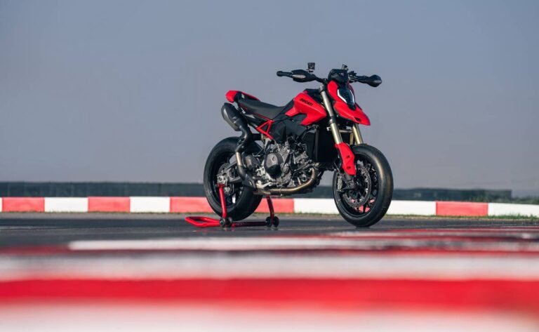 Ducati Hypermotard V2 2026