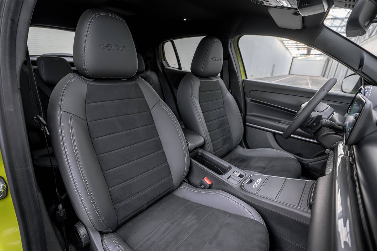 Fiat 600 Sport Edizione Milano Cortina 2026 interni