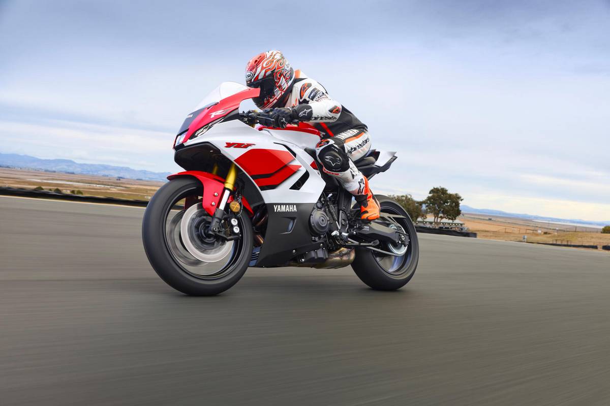 Yamaha R7 2026