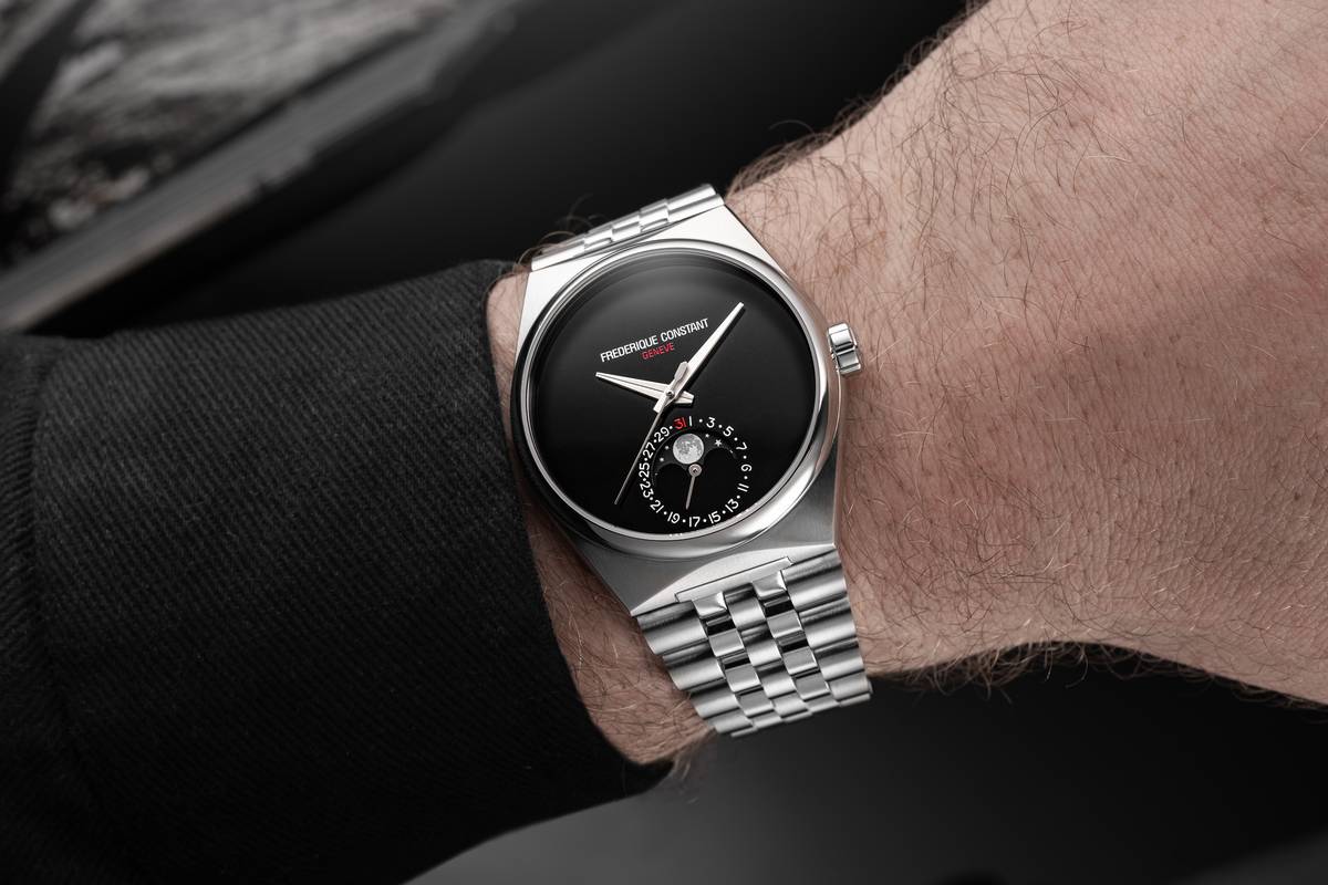 Frederique Constant Highlife Onyx Moon calibro