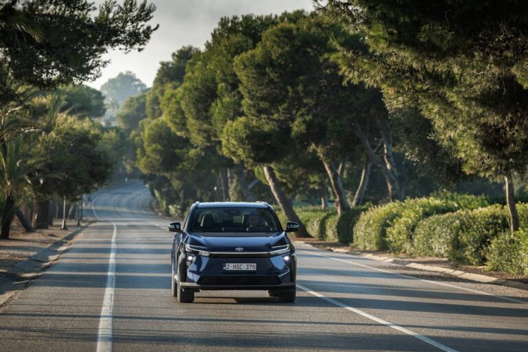 Nuovo Toyota bZ4X 2026