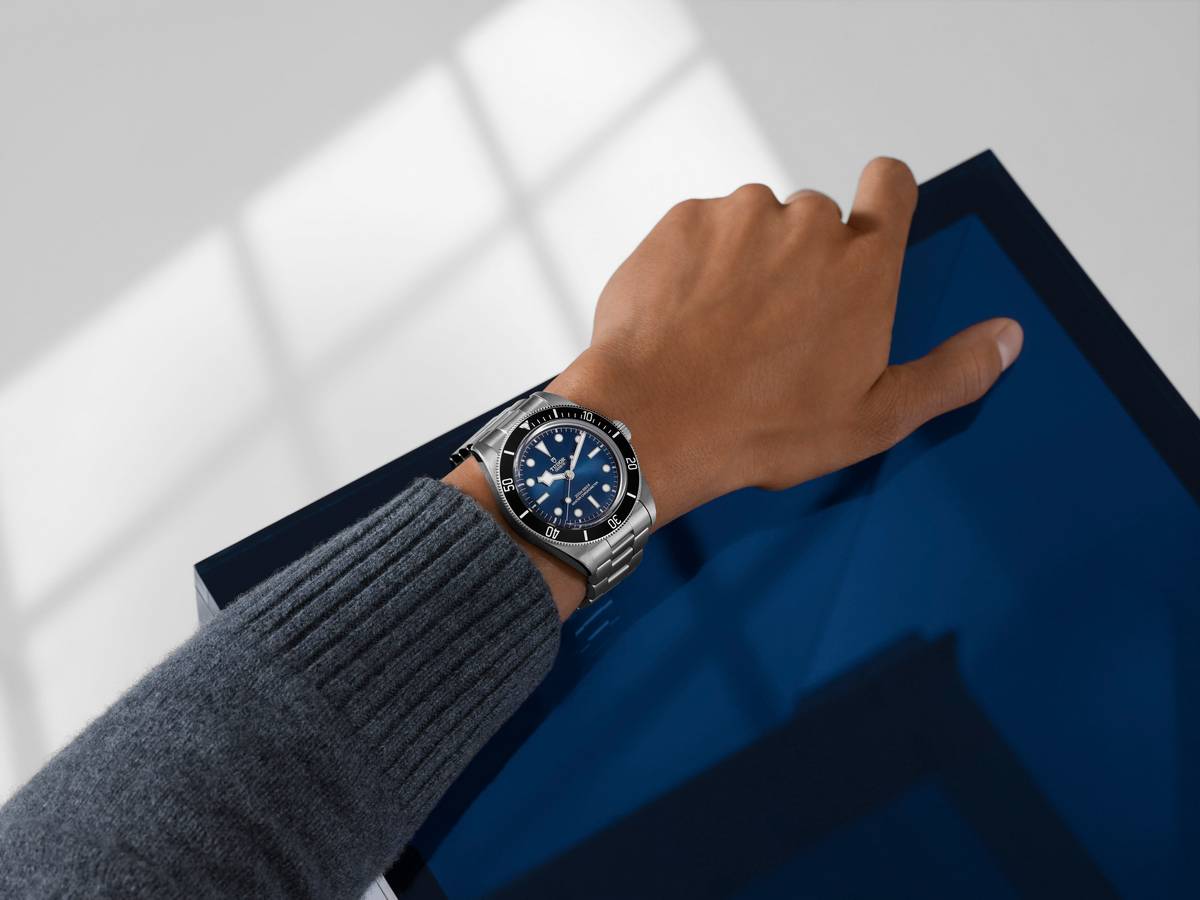 Tudor Black Bay 68 indossato