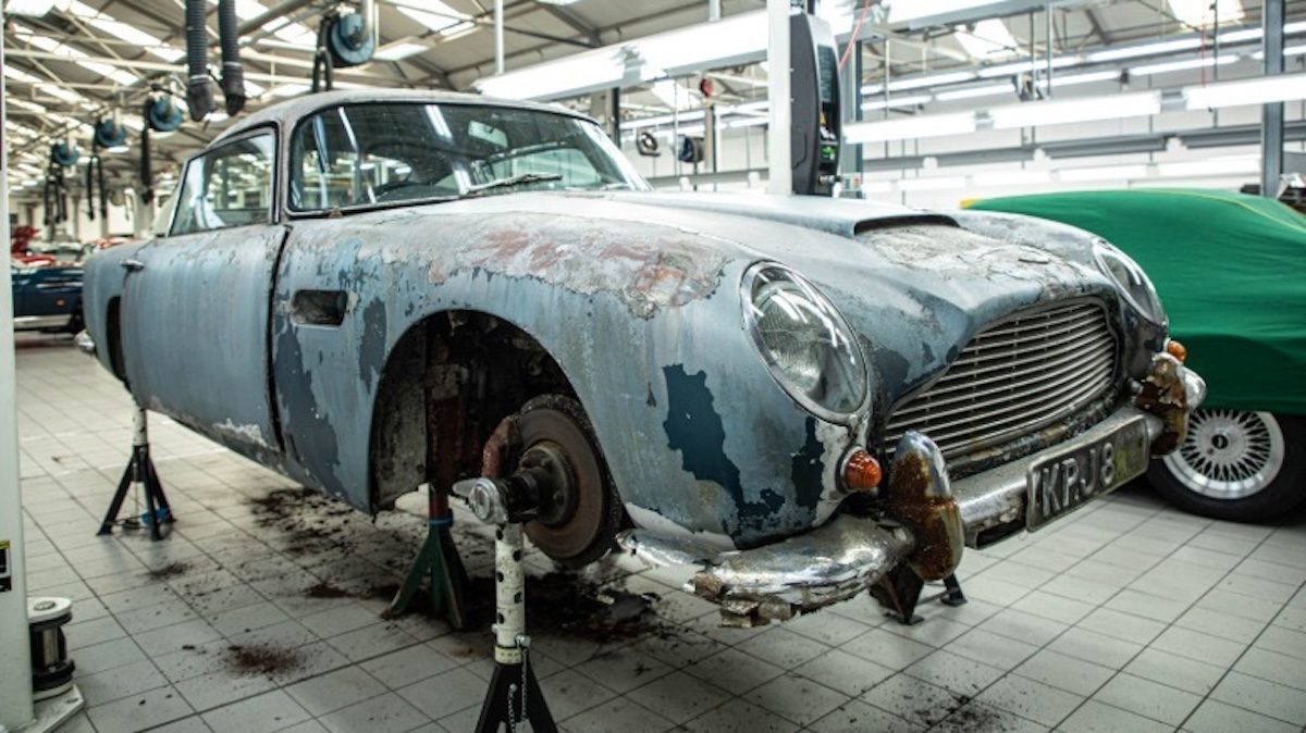 aston martin db5 old
