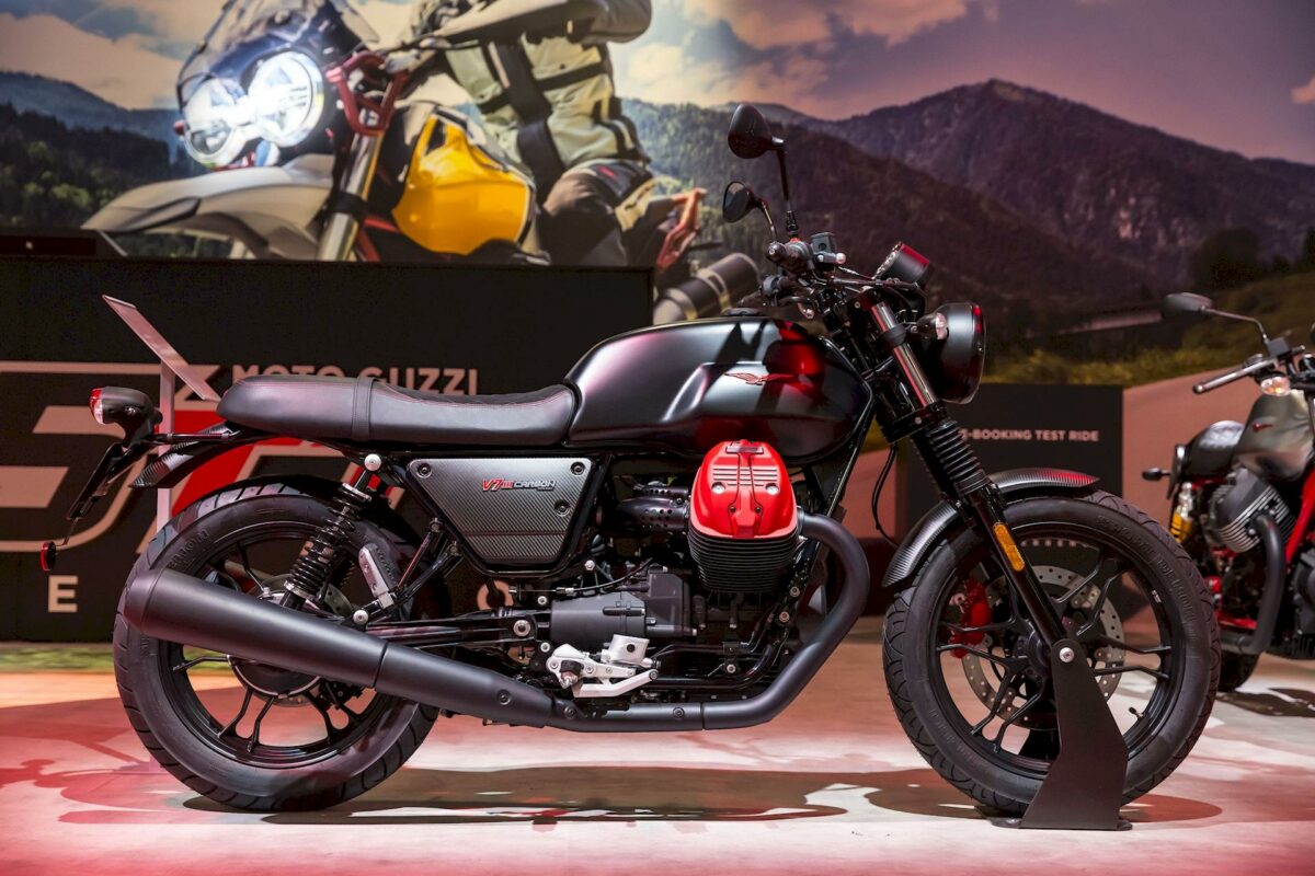 Moto Guzzi V7 III Carbon