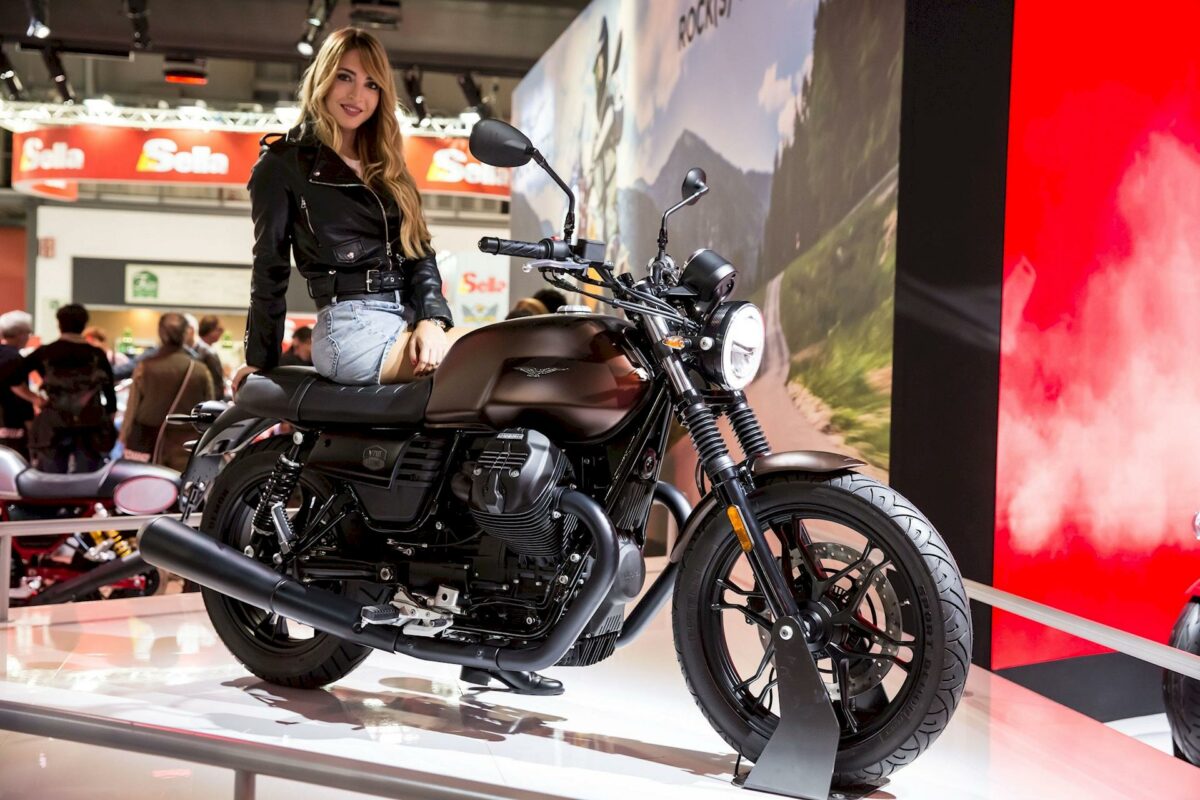 Moto Guzzi V7 III Stone Night Pack