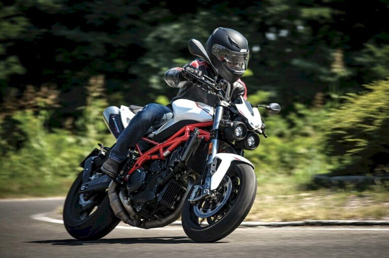 Moto Morini Corsaro 1200 ZZ, naked emozionale