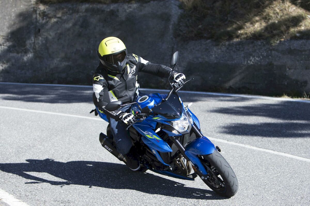 Suzuki GSX-S750 Yugen Titanium e Carbon