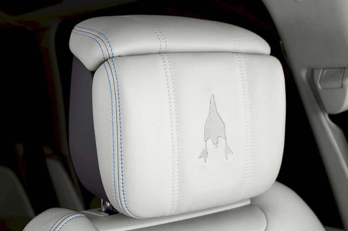 Range Rover Astronaut