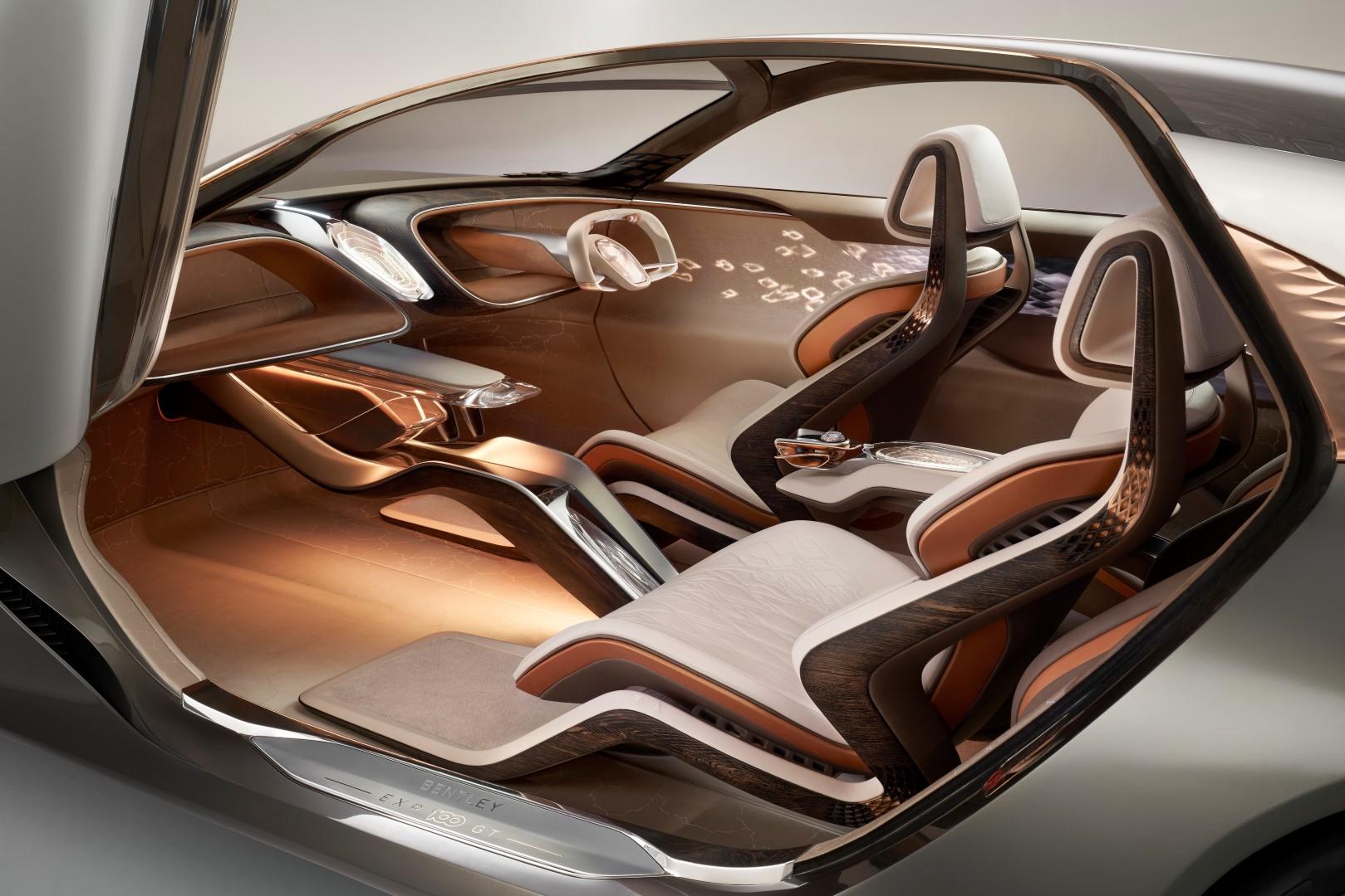 Nuova Bentley EXP 100 GT