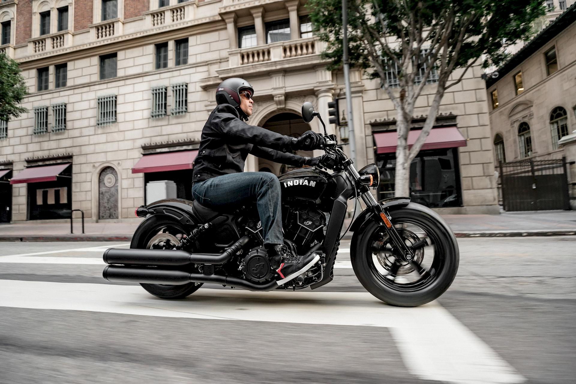 Indian_Scout_Bobber_Sixty_2020
