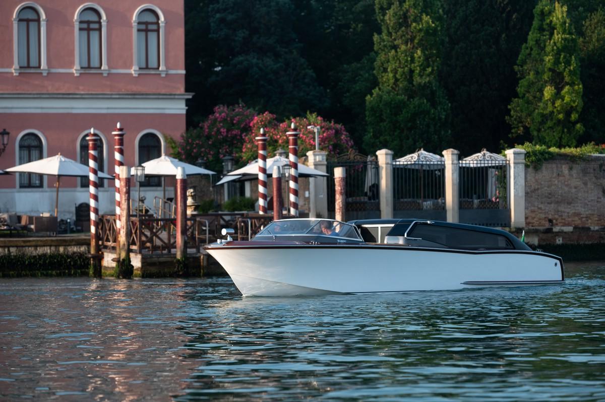 Thunder taxi ibrido Venezia