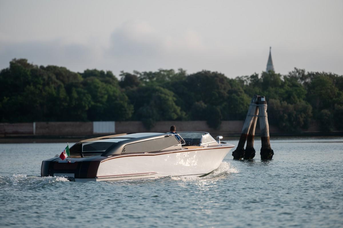 Thunder taxi ibrido Venezia