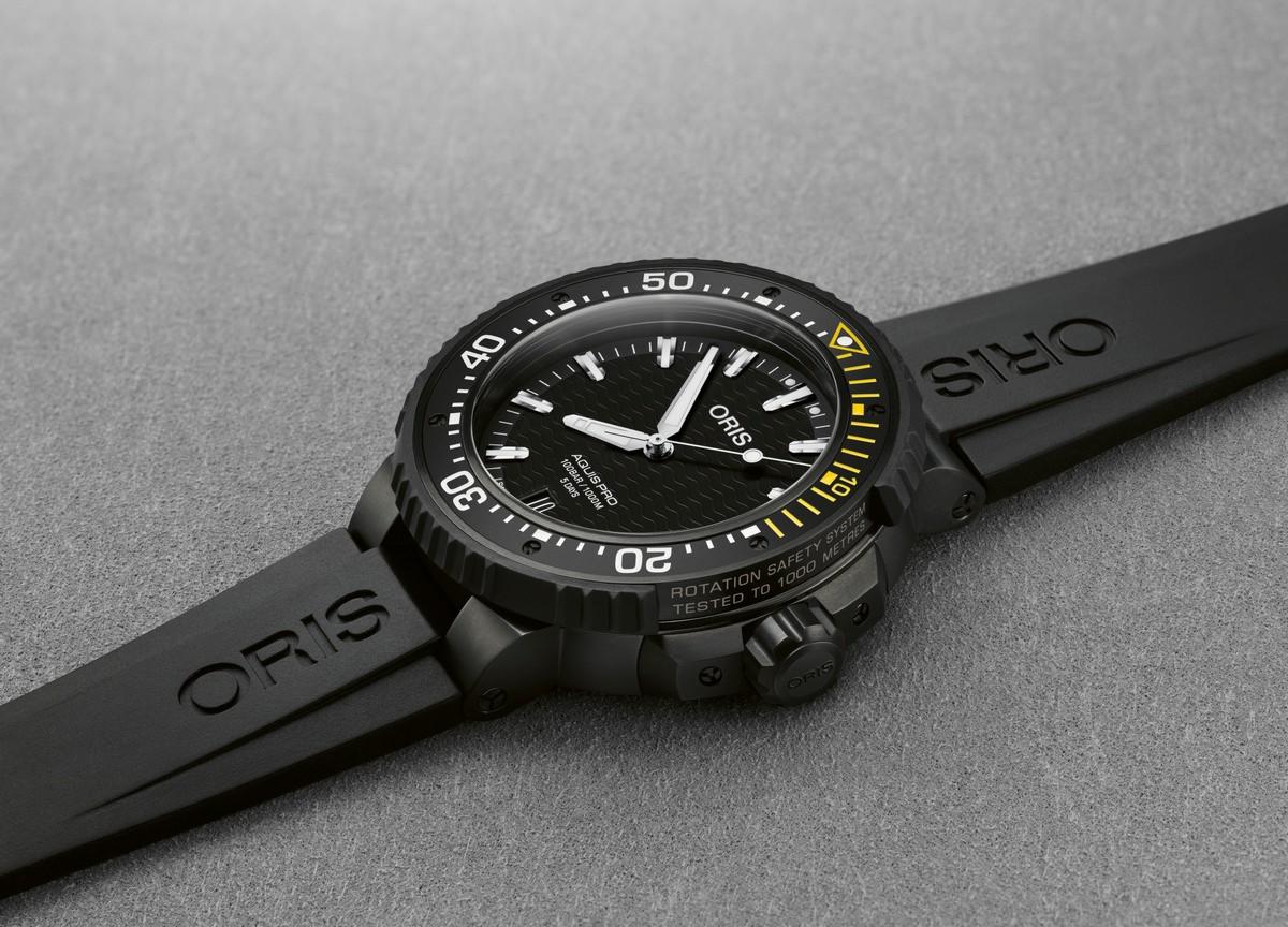 Oris AquisPro Date Cal 400