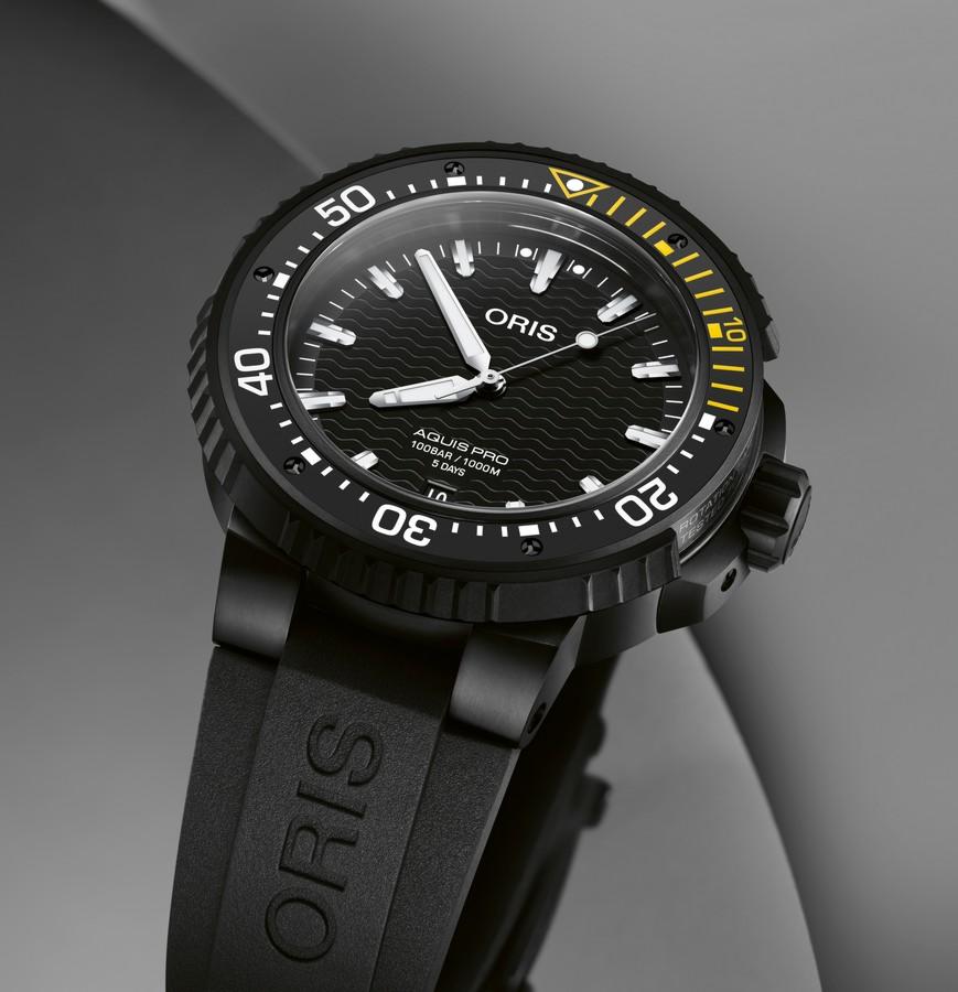 Oris AquisPro Date Cal 400