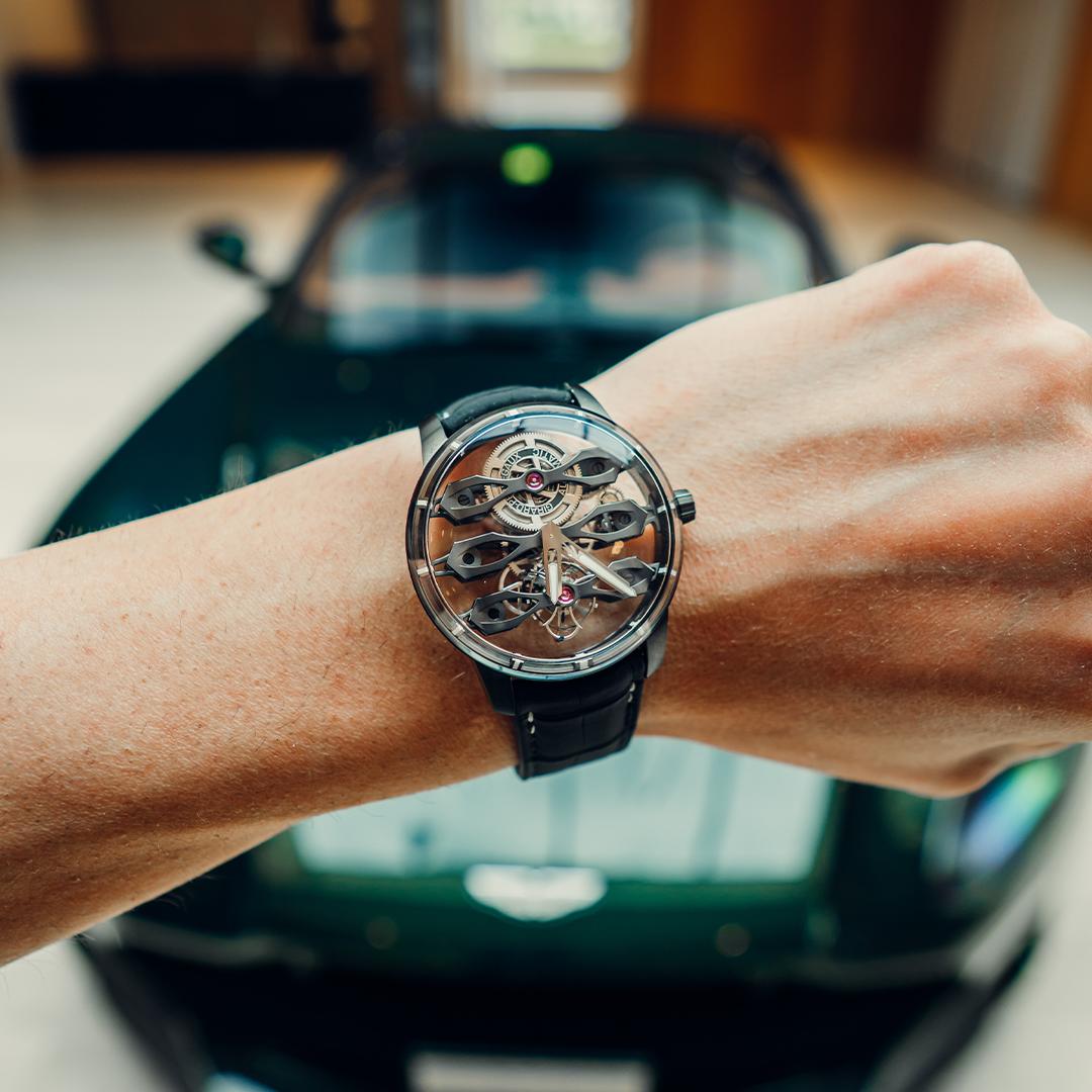 Girard-Perregaux Tourbillon con Tre Ponti Volanti Aston Martin Edition